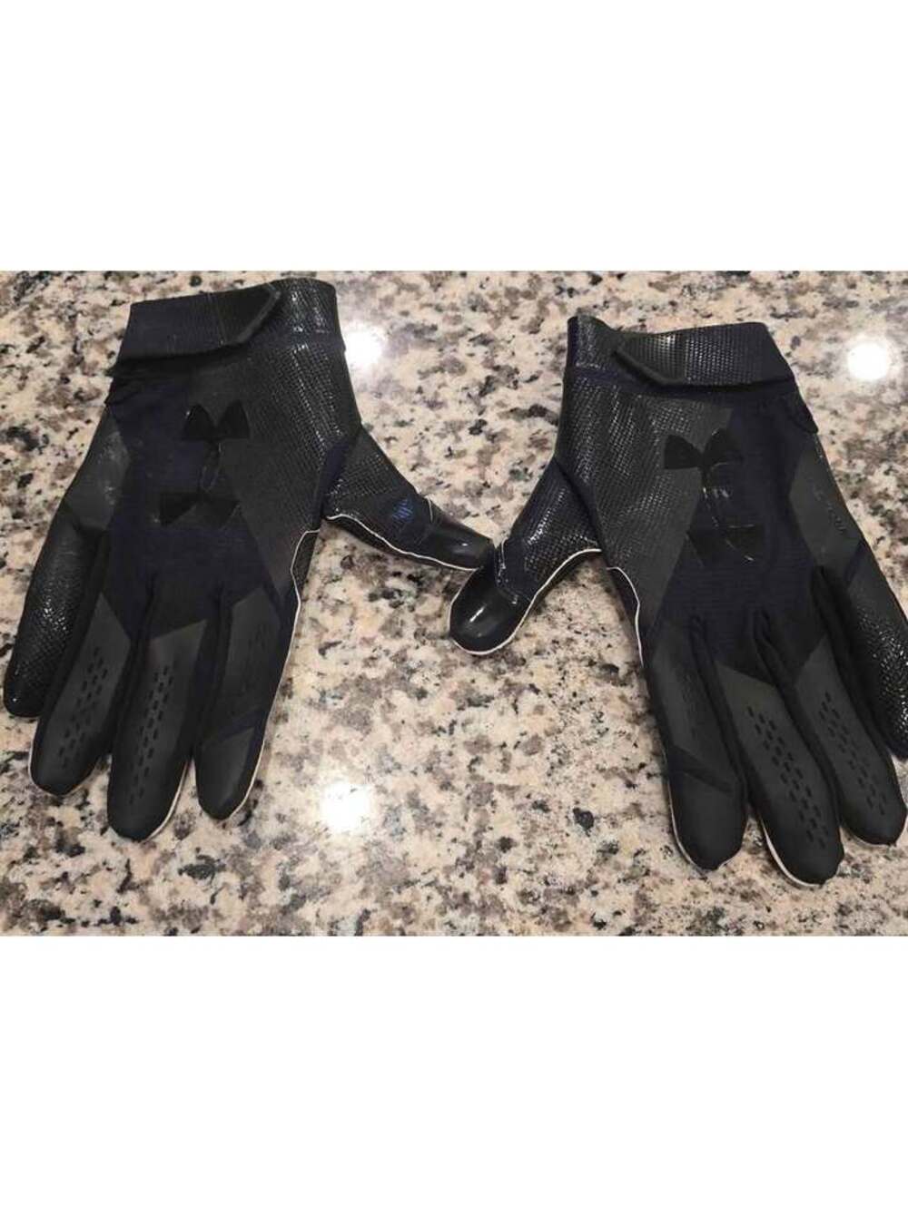 Under Armour Receiver Gloves Men's Size 2XL.  New